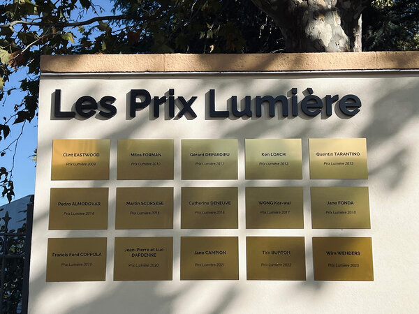 Les lauréats des Prix Lumière depuis 2009 sur le Mur des cinéastes de l'Institut - Photo Guillaume Le Grontec