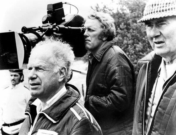 Peter Brook et Gilbert Taylor, sur le tournage de "Rencontre avec des hommes remarquables", en 1978 - DR