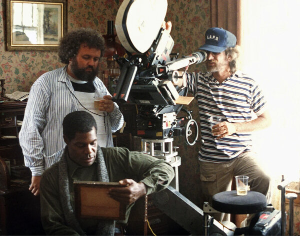 Danny Glover, Allen Daviau et Steven Spielberg sur le tournage de "La Couleur pourpre" - Source ASC