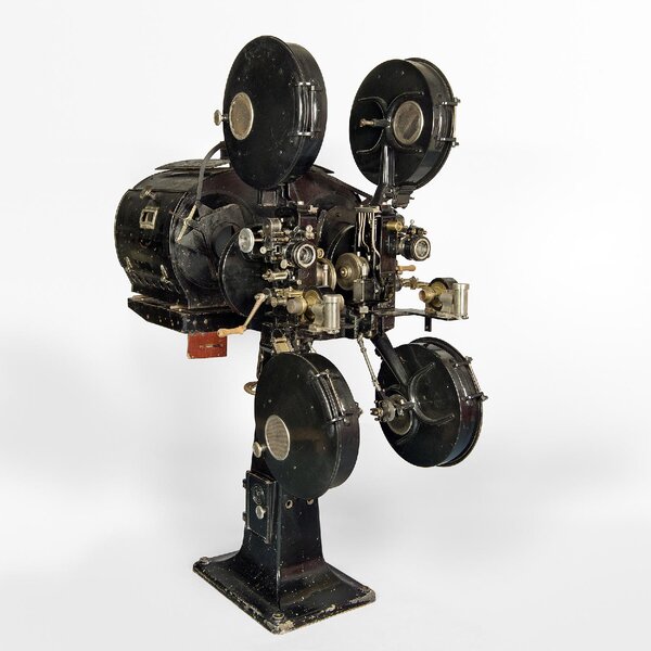 Double projecteur 35 mm Nietzsche, 1930 - Photo Stéphane Dabrowski - Cinémathèque française