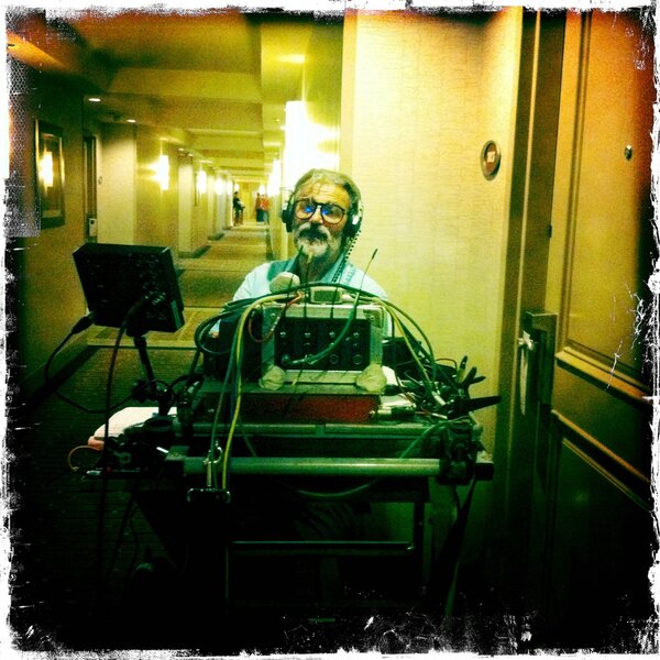 "Pierrot" Gamet sur le tournage des "Infidèles" - Photo Guillaume Schiffman