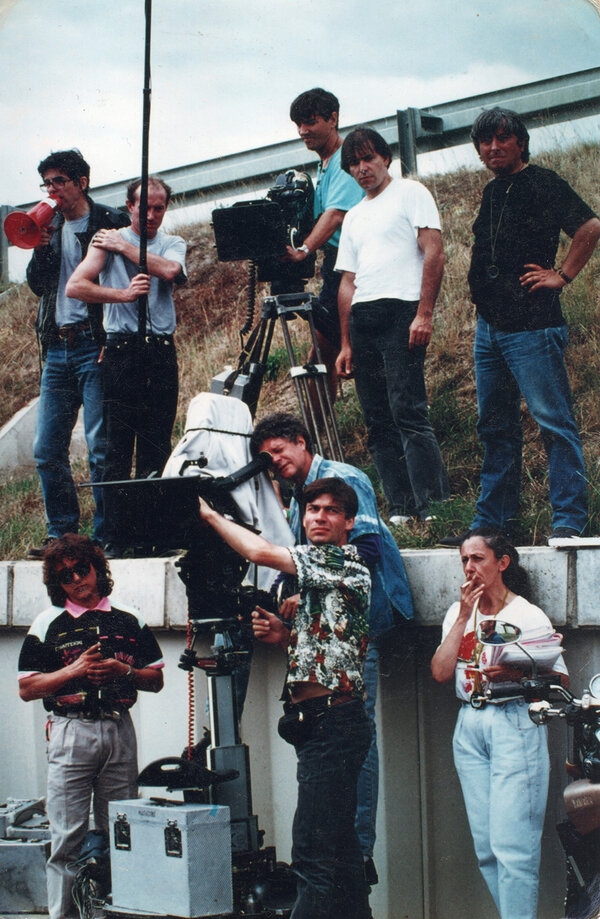 Pierre-William Glenn et Philippe Vene, à la caméra en bas au centre, sur le tournage de "23h58", au Mans en 1993