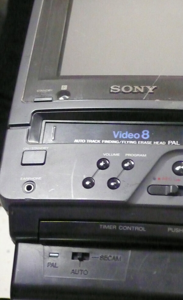 Appareil Sony modifié Pal/Secam par Transvideo - Photo JN Ferragut © AFC