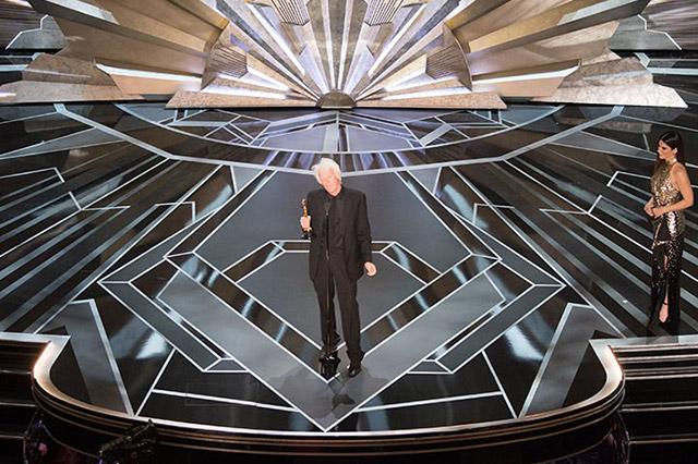 Roger Deakins, BSC, ASC, Oscar de la Meilleure photographie pour "Blade Runner 2049", de Denis Villeneuve
