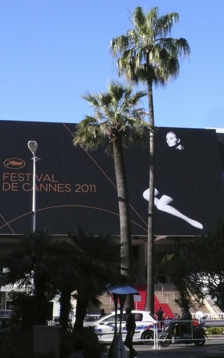 A Cannes, les marches se montent une à une Par Clarisse Fabre