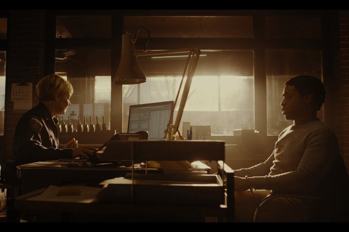 Tommy Maddox-Upshaw, ASC, speaks about his cinematography on series "The Man Who Fell To Earth", by Alex Kurtzman "The interstellar migrant", by François Reumont