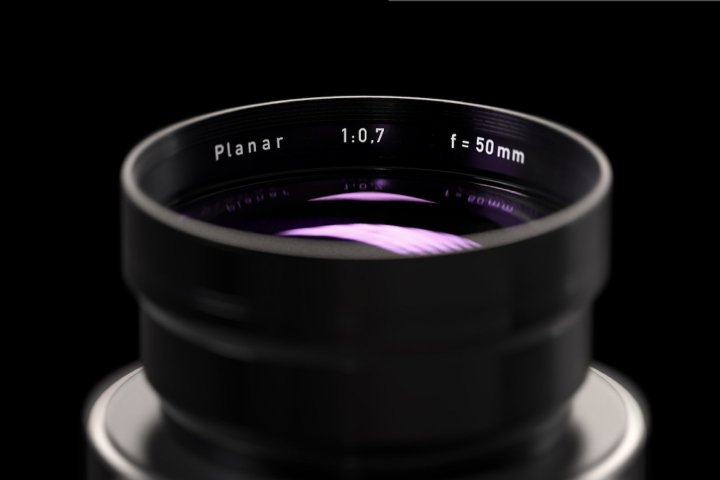 L'objectif (probablement) le plus célèbre du monde rentre à la maison, chez Zeiss