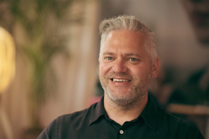 Benjamin Kračun, BSC, talks about his work on "The Substance", by Coralie Fargeat "Two Palm Trees and a Pink Wall", by François Reumont